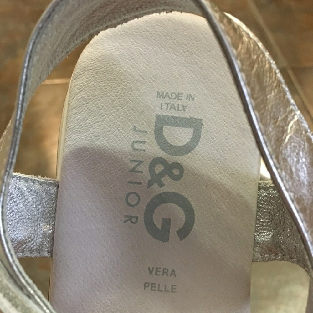 NWOT Authentic D&G junior girls sandals